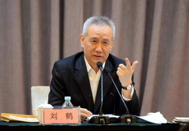 劉鶴會(huì)見美國聯(lián)邦參議員戴恩斯一行