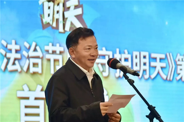 推動(dòng)未成年人保護(hù)和犯罪預(yù)防機(jī)制建設(shè)