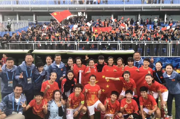 軍運(yùn)會(huì)中國(guó)女足4-0大勝美國(guó)隊(duì)！三戰(zhàn)全勝晉級(jí)四強(qiáng)，凈勝11球