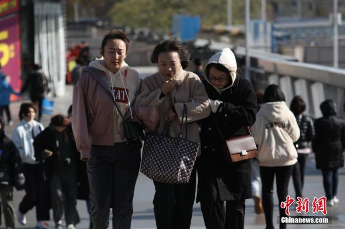 冷空氣來襲！北方迎新一輪降溫 南方多地現(xiàn)下半年初雪