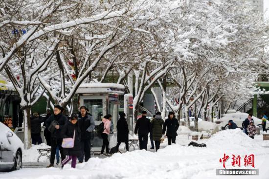中東部地區(qū)大風(fēng)降溫 新疆北部將有一次降雪降溫過程