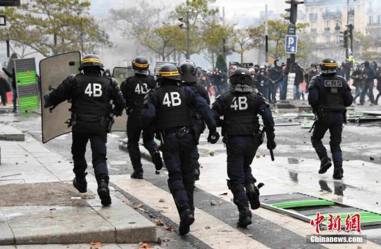 法“黃馬甲”運動暴力事件頻發(fā) 警方一天內(nèi)拘捕254人