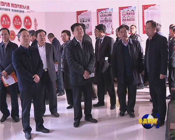 市人大尋標(biāo)對(duì)標(biāo)和代表履職創(chuàng)新工作總結(jié)觀摩團(tuán)來我區(qū)觀摩