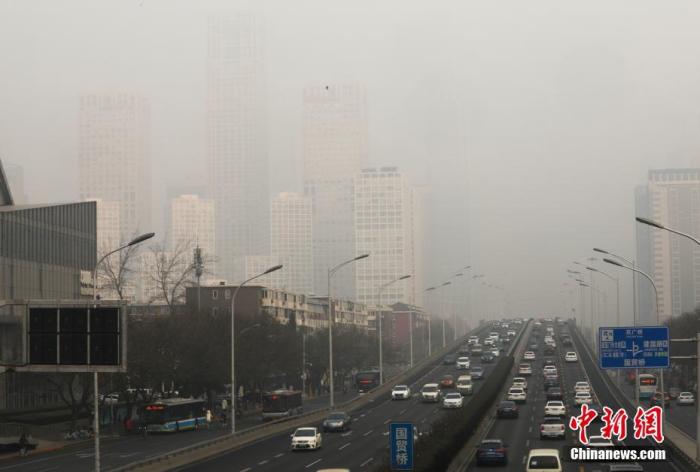 京津冀等地部分地區(qū)現(xiàn)大霧天氣 華北黃淮等地有霧霾