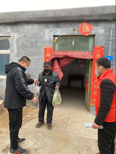 ?【侯營(yíng)鎮(zhèn)文明實(shí)踐站】嚴(yán)防疫情，實(shí)踐站志愿者開(kāi)展“上門服務(wù)”
