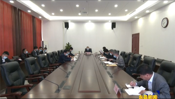 區(qū)政府第十六次常務(wù)會議召開
