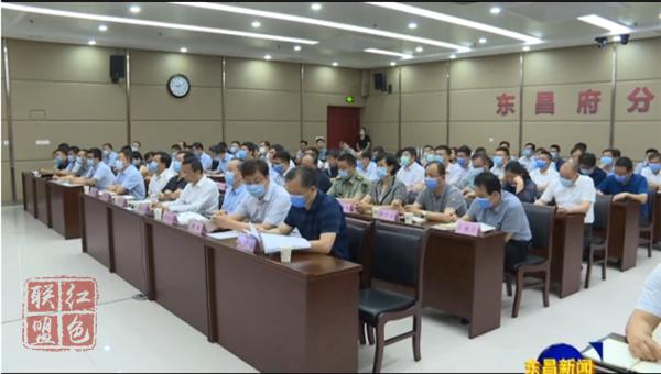 我區(qū)組織收看全市重點項目上半年 現(xiàn)場觀摩總結視頻會議 榮紅智就貫徹落實會議精神加快我區(qū)重點項目建設作出部署