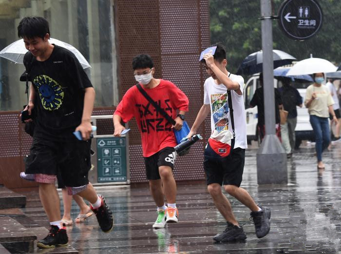 高考期間暴雨高溫南北夾擊 多地部署應對極端天氣