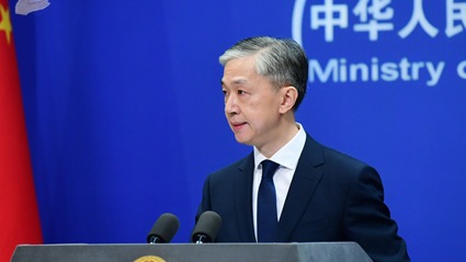英方稱或?qū)⒔K止與香港引渡條約　外交部：英方不要在錯(cuò)誤道路上越走越遠(yuǎn)