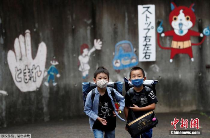日本政府發(fā)放的口罩太??？日媒稱近10萬被退回或捐贈(zèng)