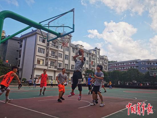 小縣城如何辦好“大教育” 一個(gè)少數(shù)民族縣的教育脫貧實(shí)踐