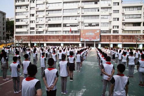 直擊武漢百萬(wàn)中小學(xué)、幼兒園學(xué)生開學(xué)首日