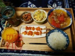 三餐有側(cè)重：早餐補能量，午飯少油鹽