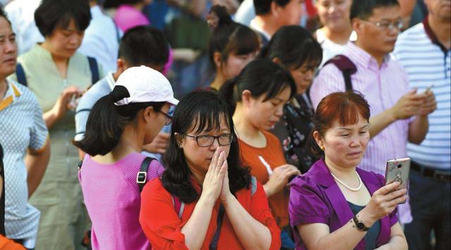 教育部最新通知：體育與語數(shù)外同分，卻有個壞消息，家長：瞎折騰