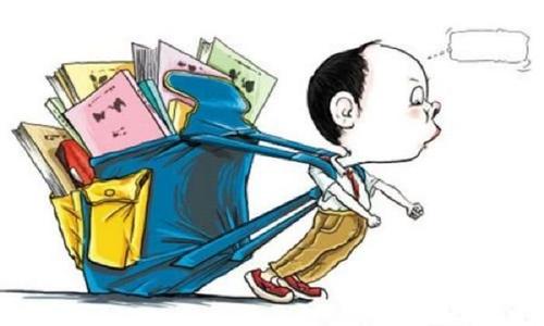 孩子的書包該怎么背？