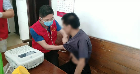手指一點(diǎn)，醫(yī)務(wù)社工到床邊