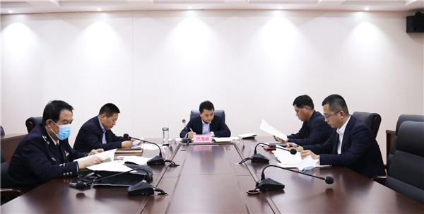 巴海峰主持召開區(qū)政府第16次黨組會(huì)議
