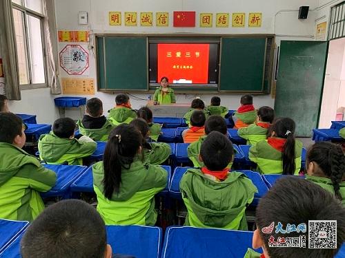只盯著校園，走不出教育“內(nèi)卷化”困境