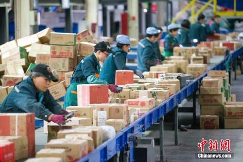 國家郵政局：清明節(jié)期間全國郵政快遞業(yè)投遞快遞包裹7.65億件，同比增長48.3%