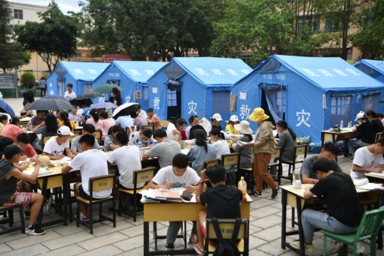 云南漾濞縣高三學(xué)生今日復(fù)課備戰(zhàn)高考