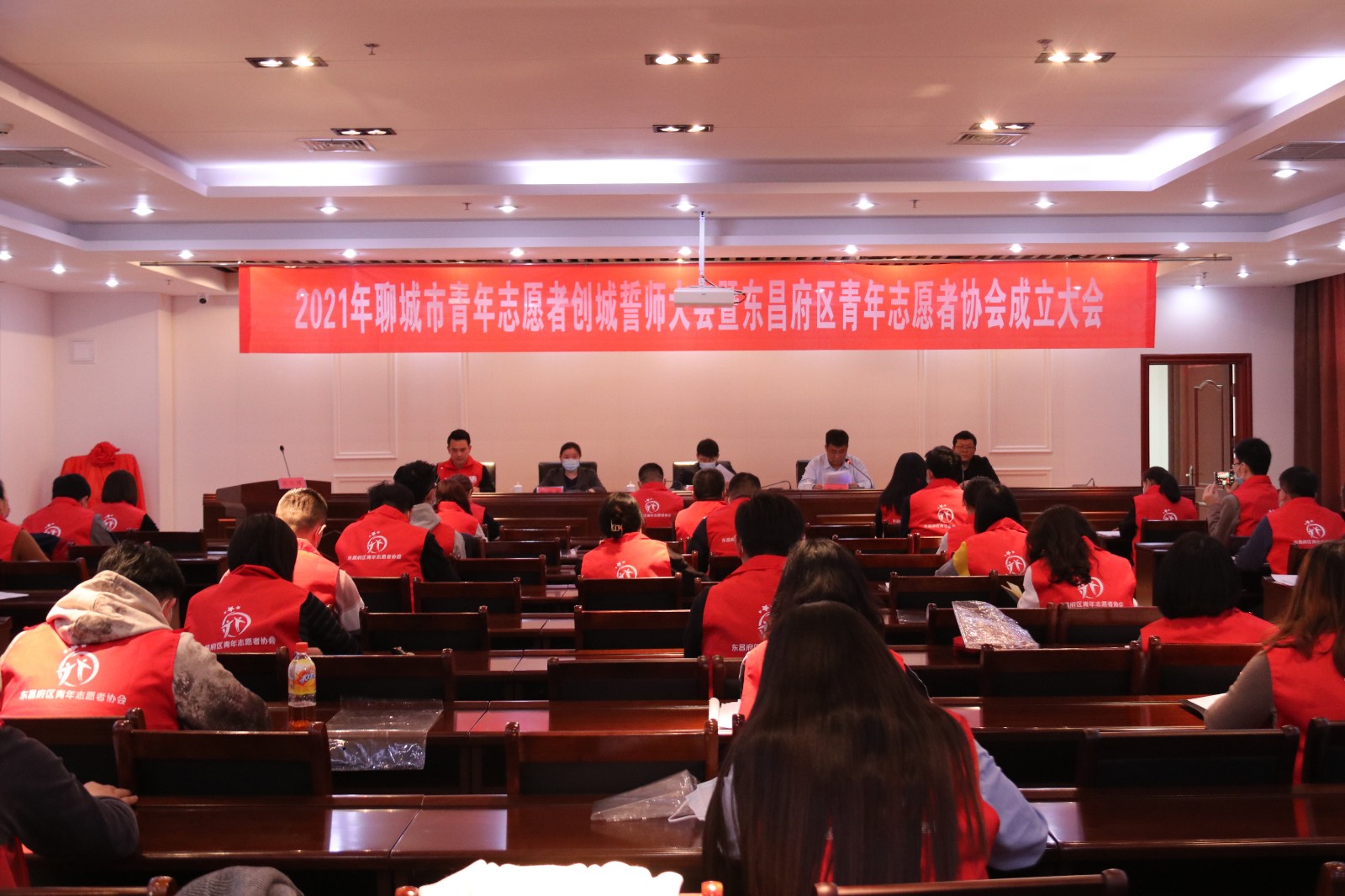 助力創(chuàng)城  我區(qū)成立青年志愿者協(xié)會并舉辦公益大集活動