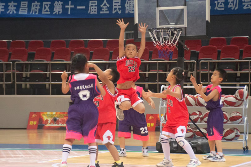 2021聊城東昌府區(qū)第十一屆全民健身運動會幼兒籃球趣味賽火熱開賽