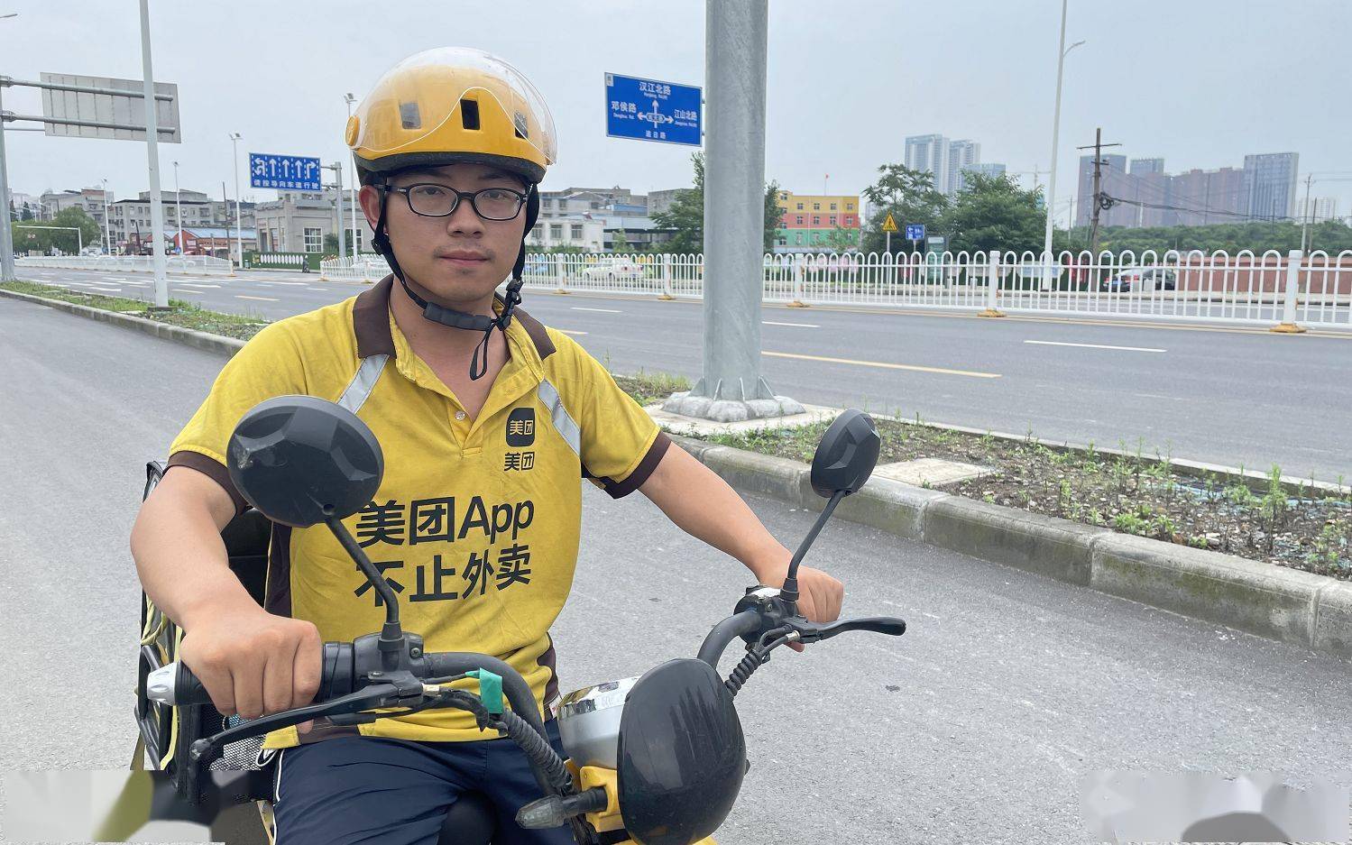 從外賣小哥到623分高考生：自稱“反面教材”，送外賣磨煉意志