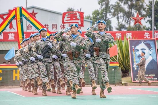 二百一十八名維和官兵榮獲聯(lián)合國“和平勛章”