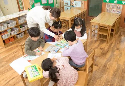 “教育保障房”暑托班，為何突然遇冷？