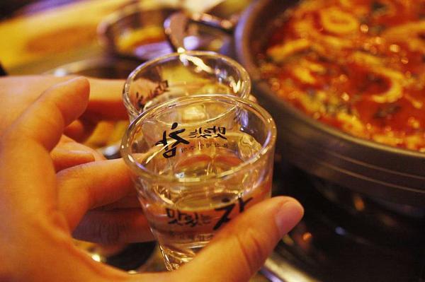 74.1萬(wàn)例新癌癥病例跟飲酒有關(guān)：最安全的喝酒劑量，在于這個(gè)數(shù)