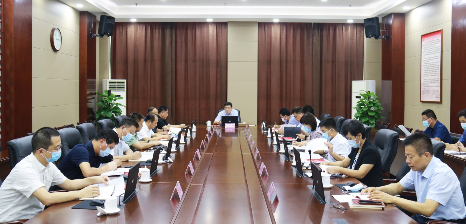 馬軍權(quán)主持召開(kāi)東昌府區(qū)委常委會(huì)會(huì)議
