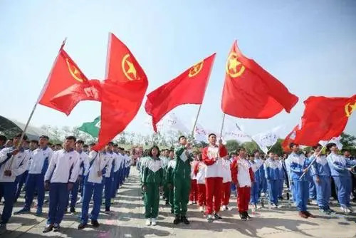 “希望學(xué)子”心向黨 紅色基因代代傳