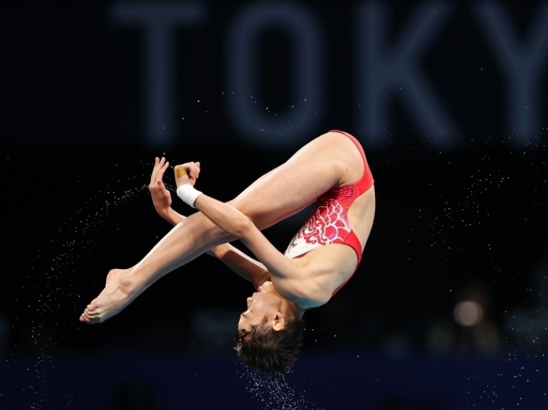 14歲全紅嬋跳水10米臺奪金，破女單10米臺世界紀錄奪冠