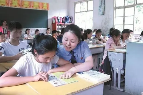 為未成年人撐起“法治藍(lán)天”