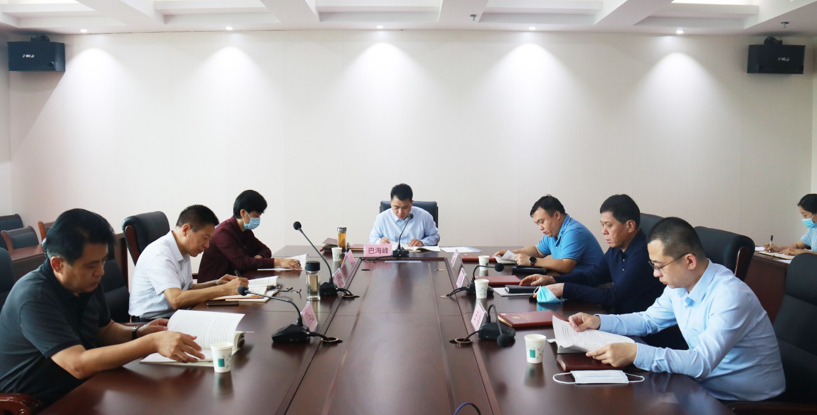 東昌府區(qū)政府黨組會(huì)議召開