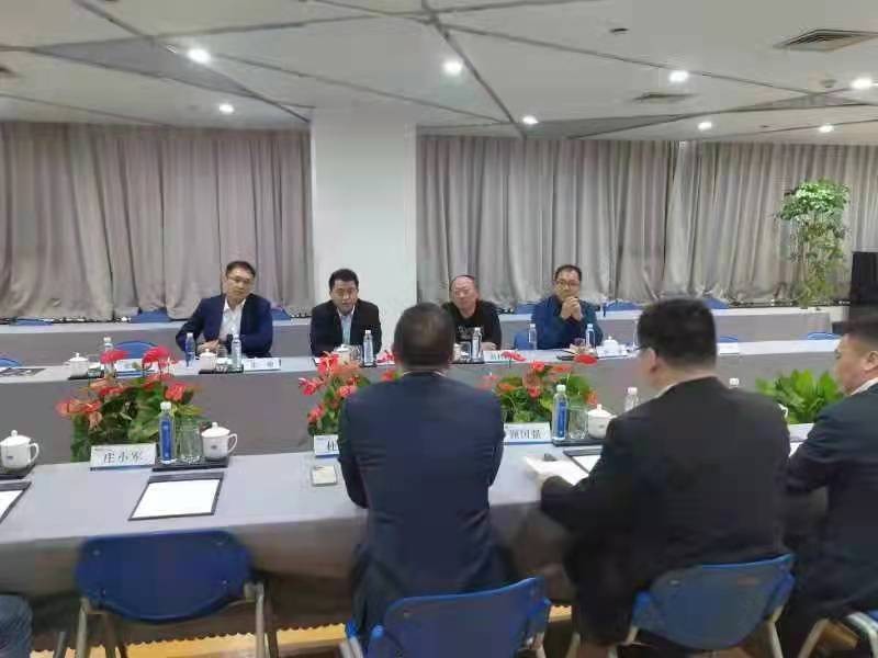 東昌府區(qū)委副書記、區(qū)長巴海峰會見上海市浙江商會執(zhí)行副會長、上海悅來港集團董事長杜利峰