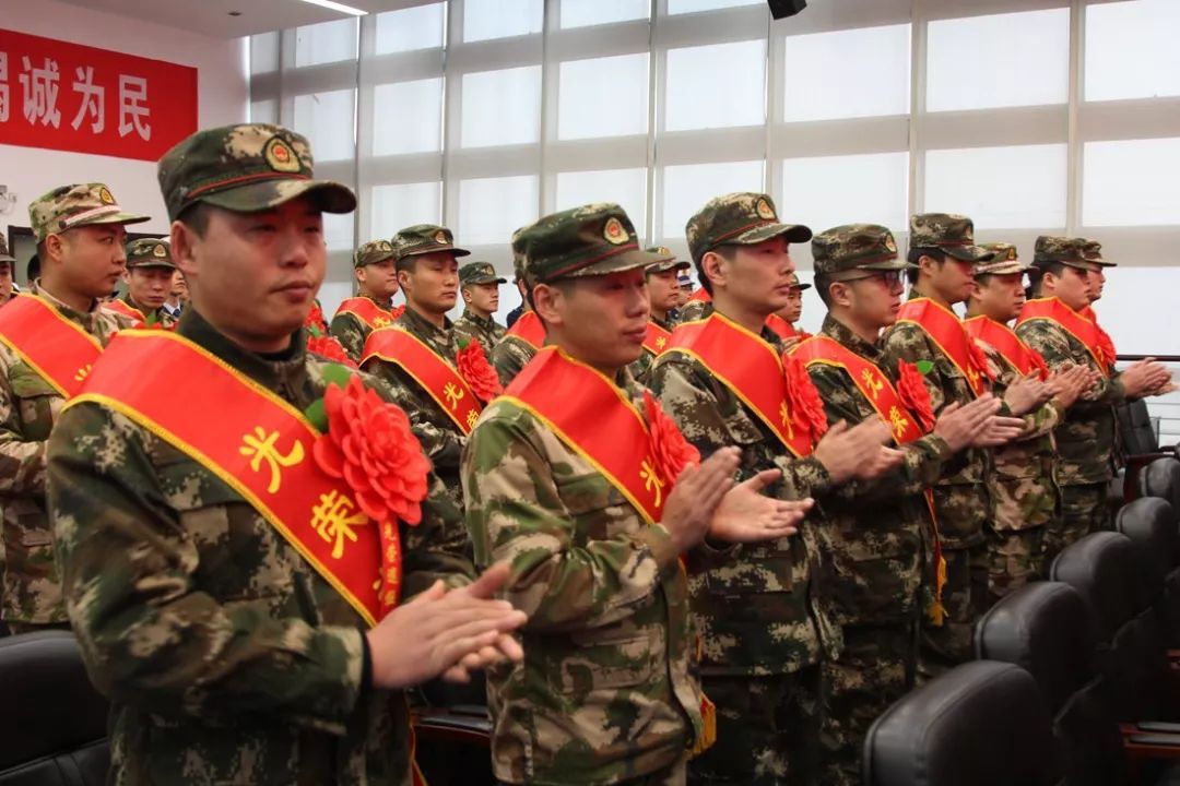 將關(guān)懷送到老兵的心坎兒上
