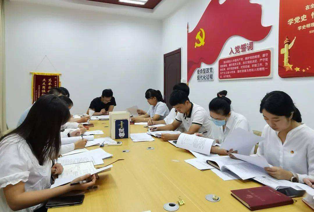 團(tuán)中央召開(kāi)縣域共青團(tuán)基層組織改革擴(kuò)大試點(diǎn)中期交流推進(jìn)會(huì)