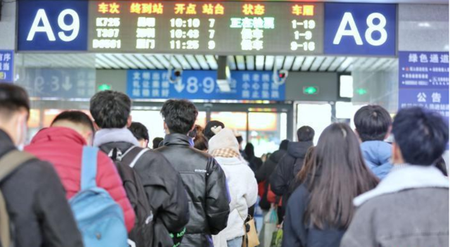 元旦火車票明起開售 多地要求進返城須持核酸證明