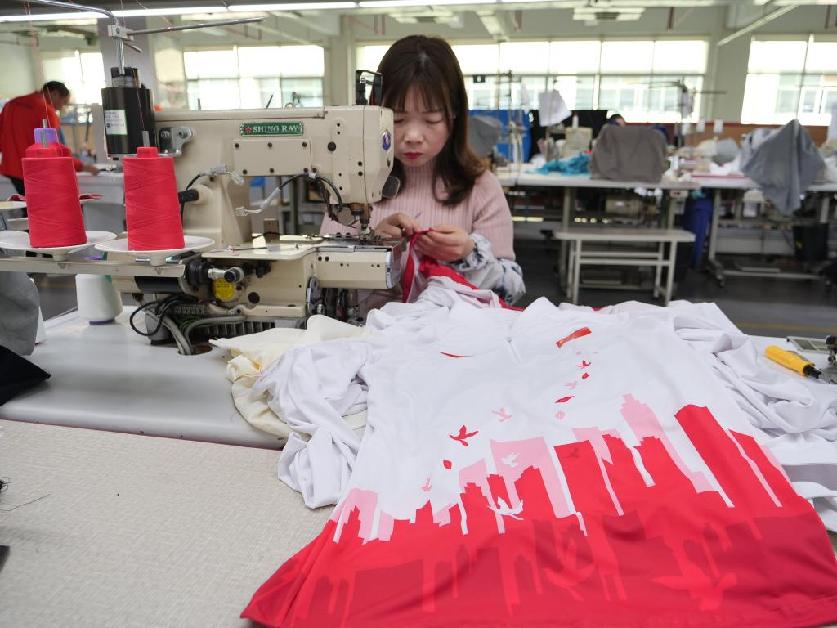 走近冬奧丨 “刀槍不入”的冬奧比賽服是怎樣煉成的？