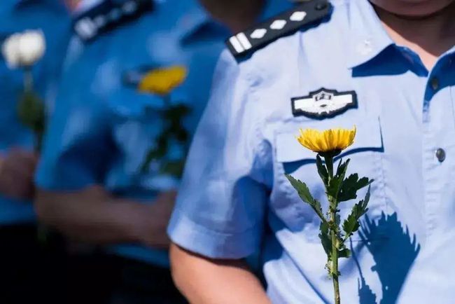 2021年261名公安民警131名輔警因公犧牲