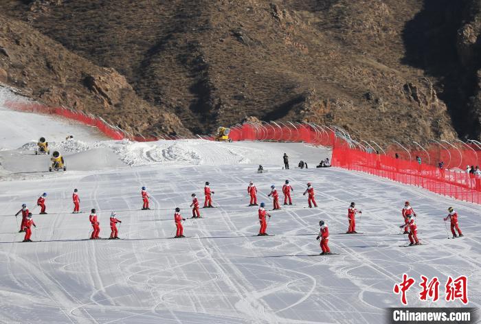 三億人參與冰雪運(yùn)動(dòng)！中國(guó)各地掀起冬奧熱情