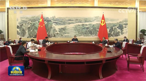 習近平會見國際奧委會主席巴赫