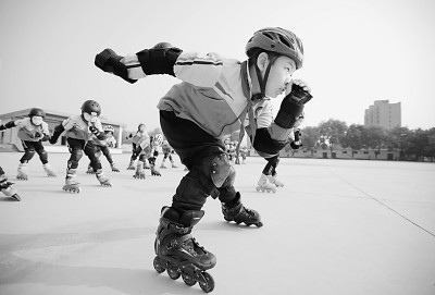 看！那冰雪上的少年
