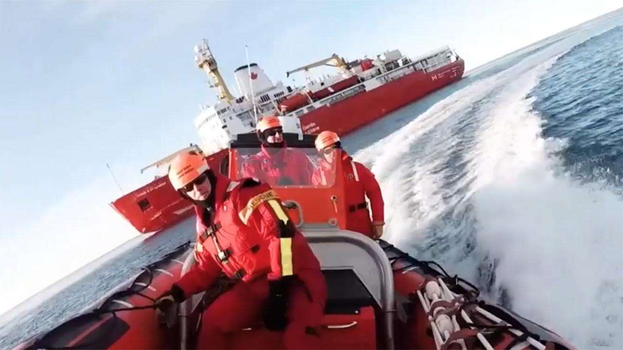 西班牙一漁船在加拿大海域沉沒7人死亡多人失蹤