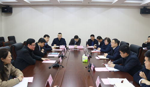 中國(guó)農(nóng)業(yè)發(fā)展銀行聊城市分行行長(zhǎng)李飛與東昌府區(qū)委副書記、區(qū)長(zhǎng)江紹華進(jìn)行座談  雙方就基礎(chǔ)設(shè)施項(xiàng)目融資工作交流共識(shí)