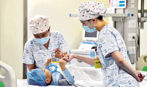 “天價”救命藥入醫(yī)保，距離破解罕見病醫(yī)治難還有多遠