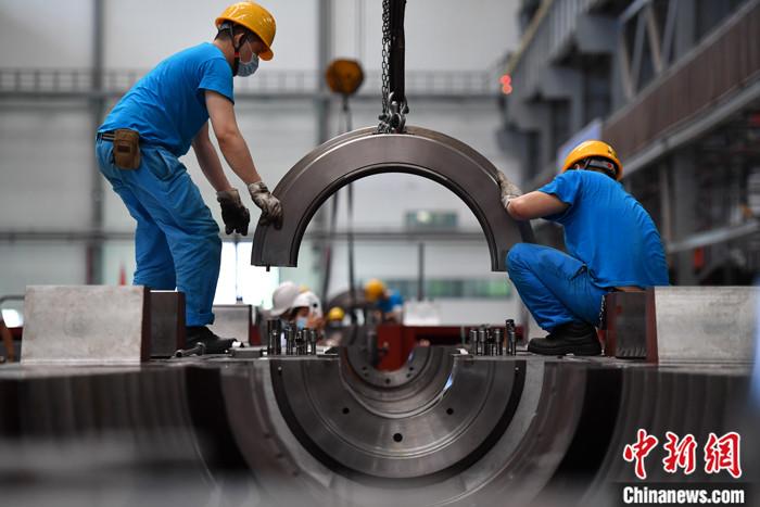 月薪一萬招不到工人？代表建議“雙向奔赴”破解制造業(yè)招工難