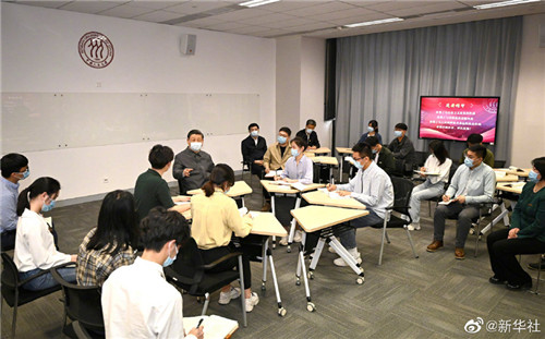 習(xí)近平在中國(guó)人民大學(xué)考察