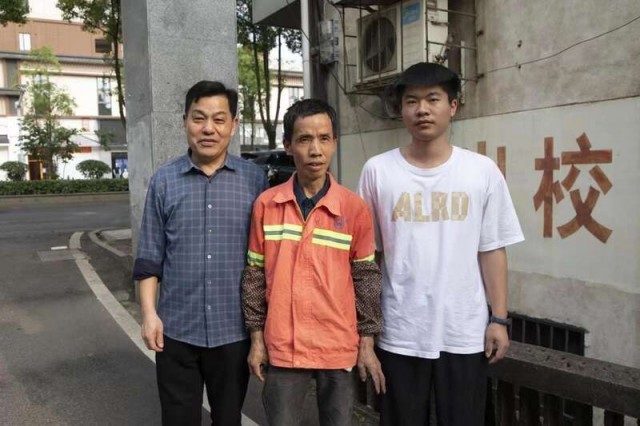 高考前夕，這個(gè)高三學(xué)生提前完成一場(chǎng)“大考”